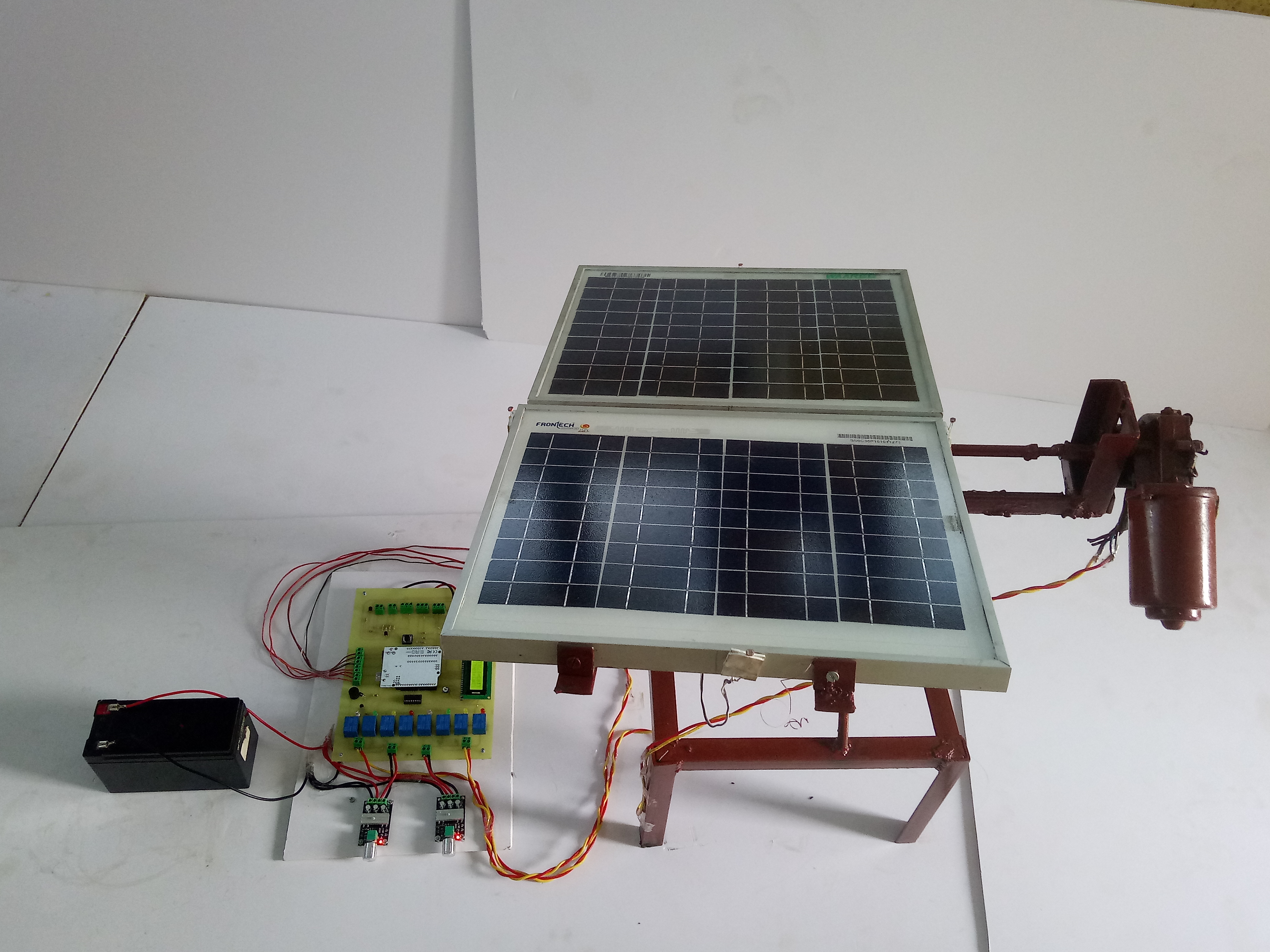 sun-tracking-solar-panel-electrosal